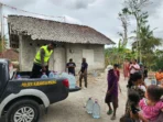 Kemarau di Kebumen, Polsek Karangsambung Salurkan Air Bersih